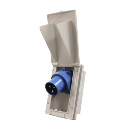 CEE-Eingangssteckdose...