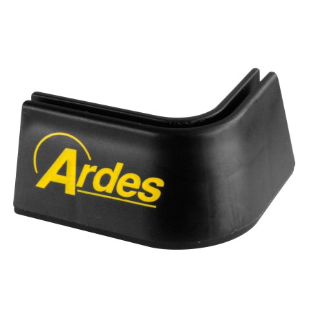 Foot front right with Ardes...